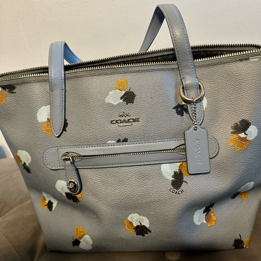 Coach Gray Floral Women's Bag - Picture 2 of 9
